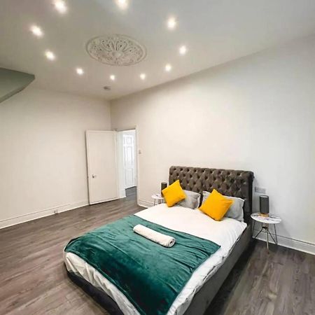 Lovely 1-Bedroom Apartment, Free Street Parking Newcastle upon Tyne Buitenkant foto